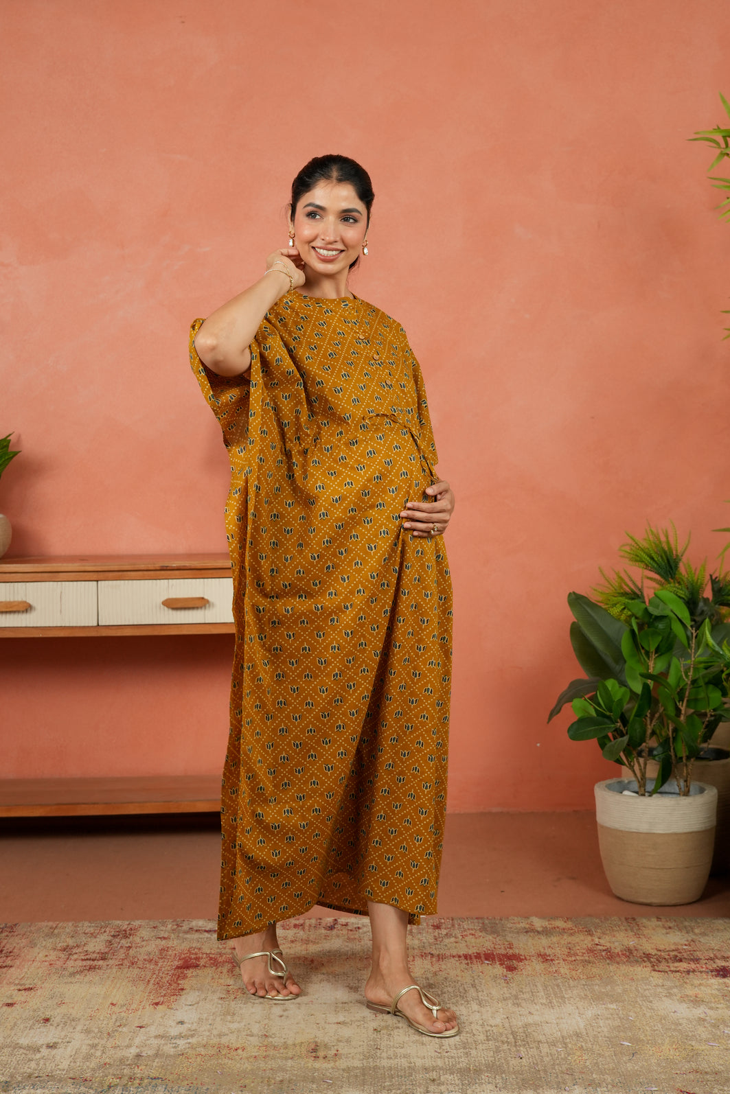 Kamal Jaali Maternity & Nursing Kaftan