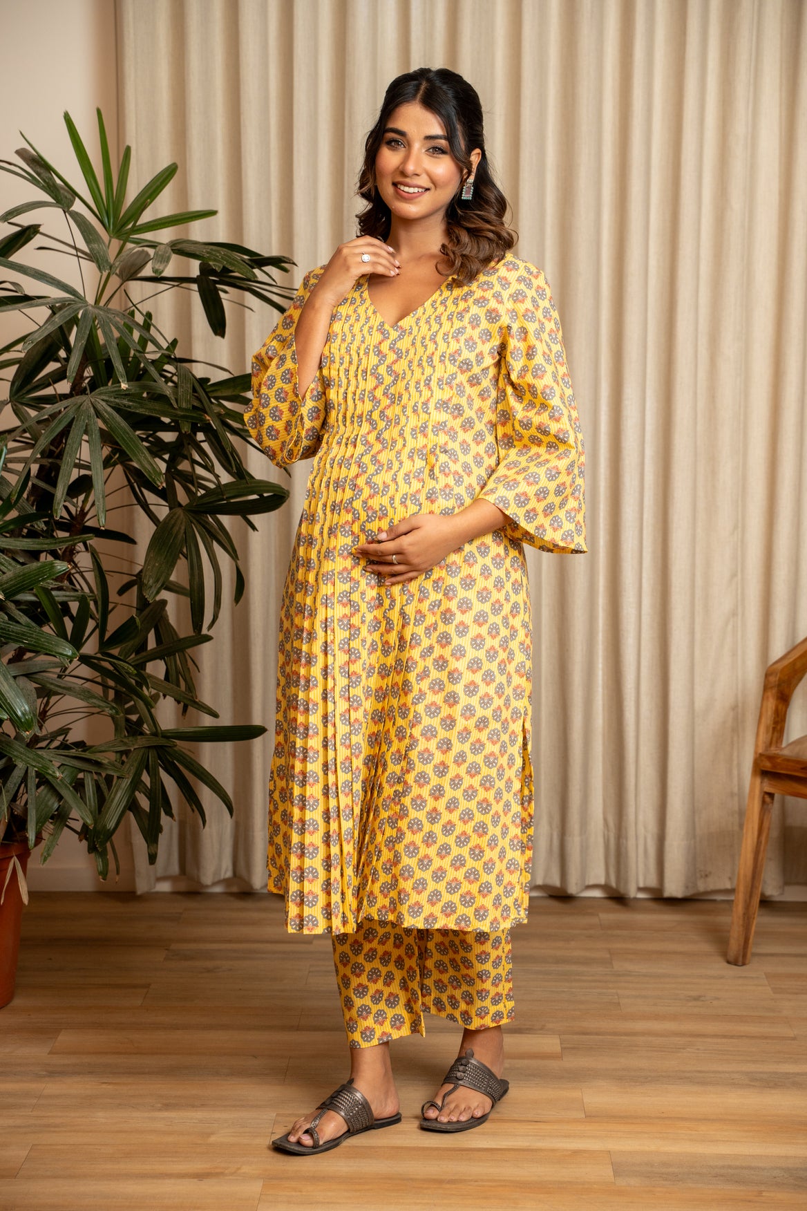 Sunehri Phool Pleated Maternity & Nursing Kurta Set