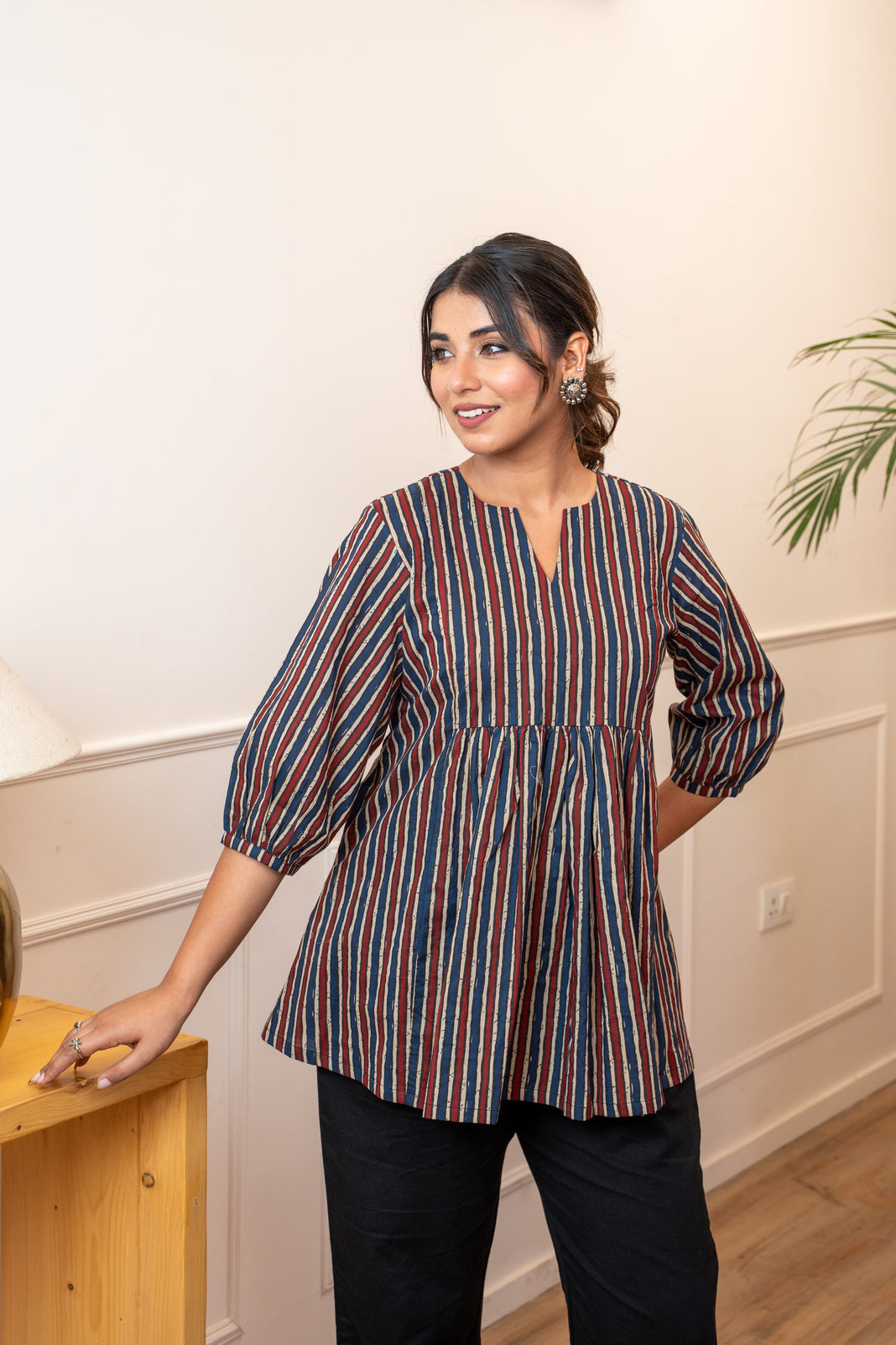 Sutrangi Leher Cotton Top