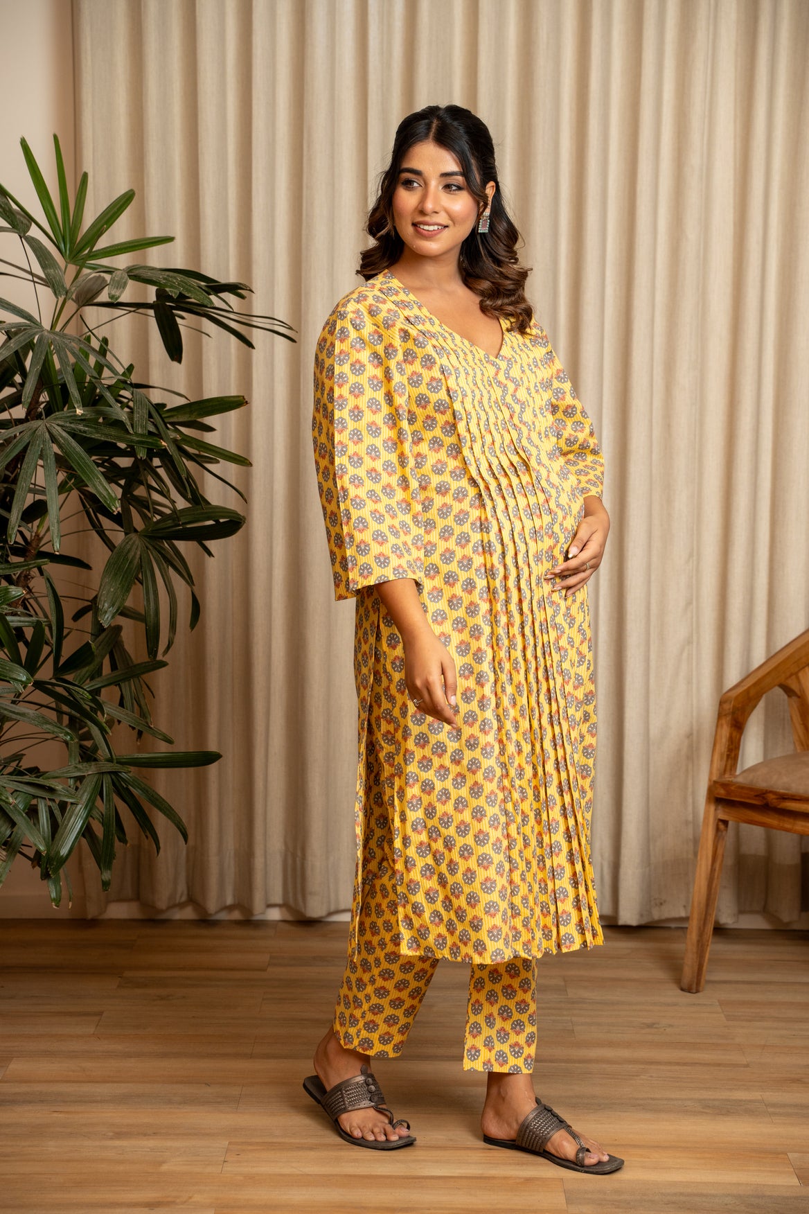 Sunehri Phool Pleated Maternity & Nursing Kurta Set