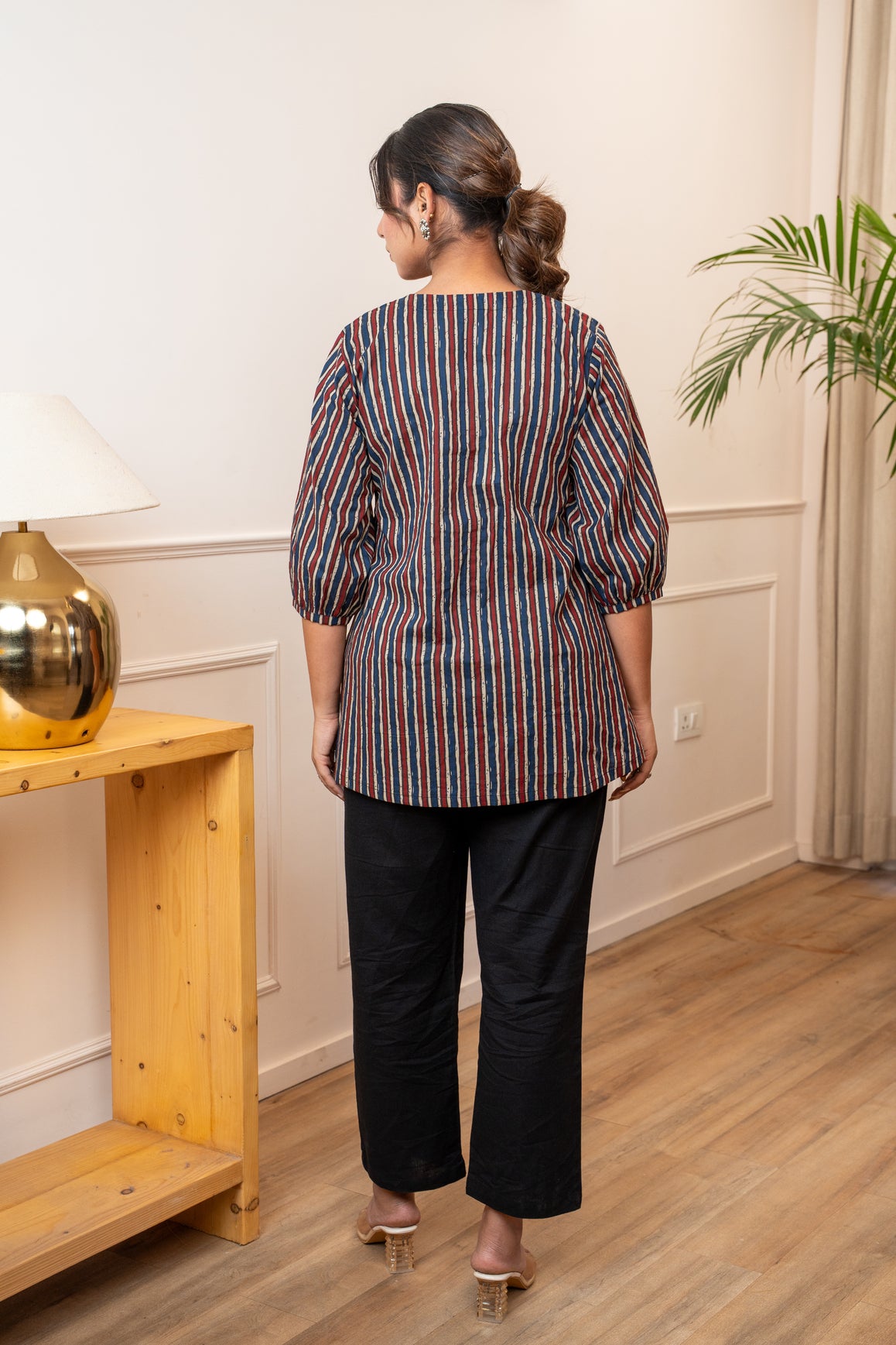 Sutrangi Leher Cotton Top