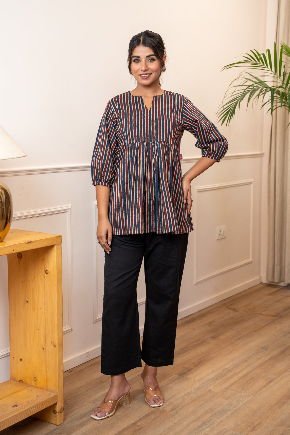 Sutrangi Leher Cotton Top