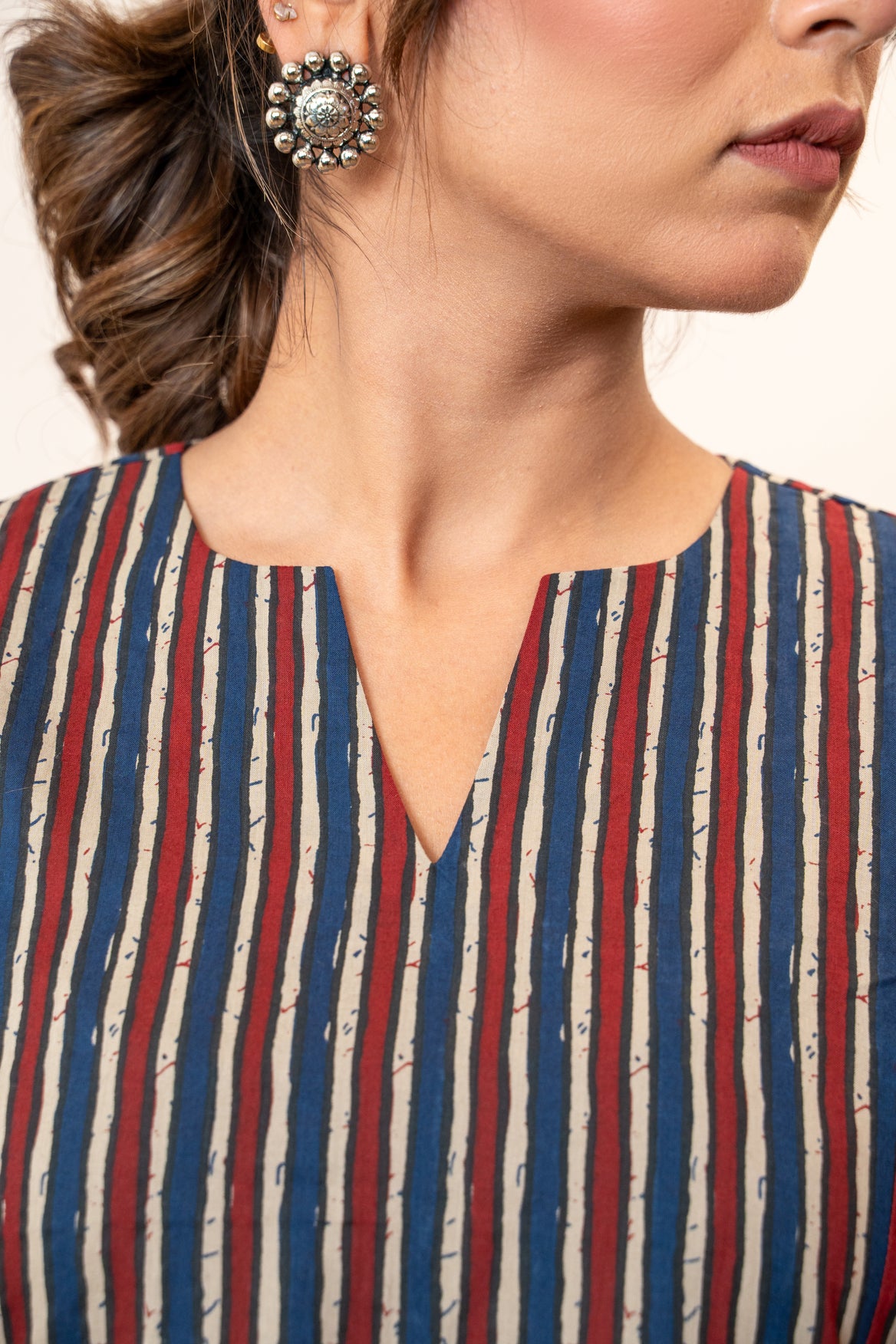 Sutrangi Leher Cotton Top