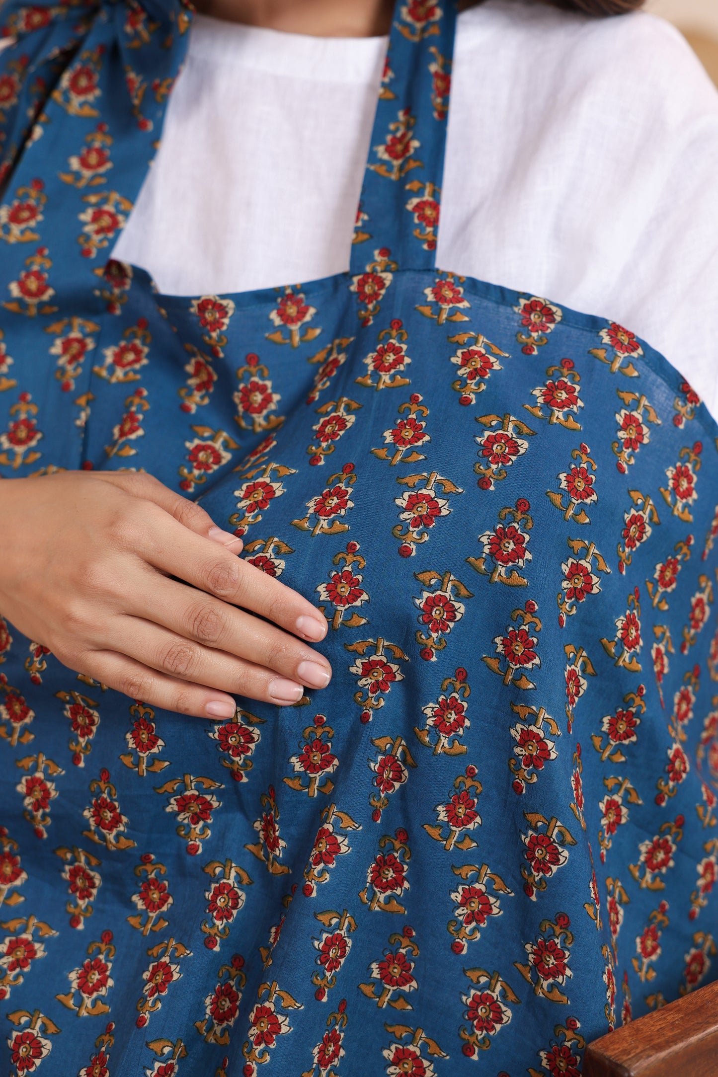 Blue Essence Feeding Cover